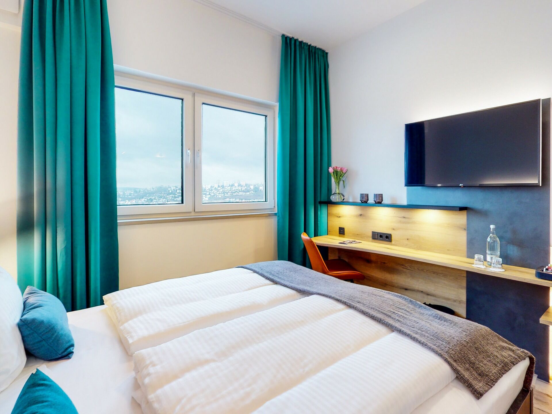 Standardzimmer – helle Einrichtung